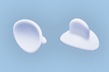 施術時にコンタクトシェルを装着【眼球保護も徹底】